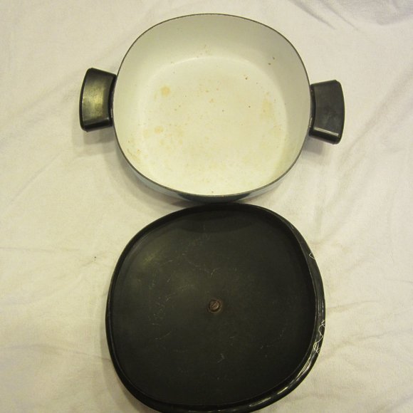 RARE VTG 50'S SERENDIPITY ENAMELWARE DUTCH OVEN W/LID - Picture 7 of 10